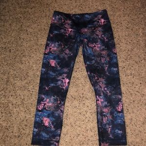 Lululemon Floral Crops
